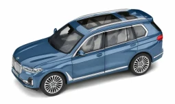 Модель BMW X7 G07 1/18